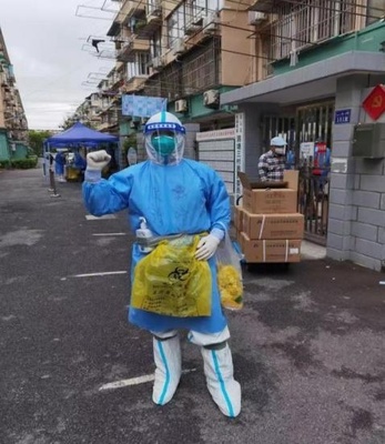 以愛為名，風雨兼程——外賣“志愿者”守護“穩(wěn)穩(wěn)的幸?！? class=